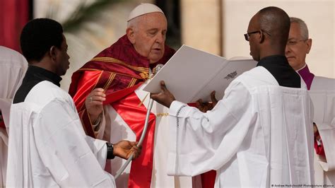 Pope Francis Sunday Mass