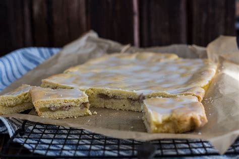 Apfelmuskuchen Rezept vom Blech mit Walnüssen