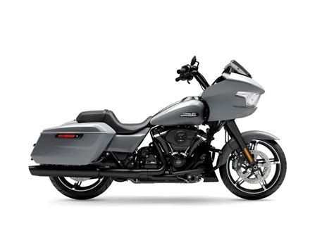 2024 Harley Davidson Road Glide® Atlas Silver Metallic Black Finish