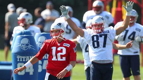 Rob Gronkowski Calls Out Tom Brady After Seeing Response To Chad