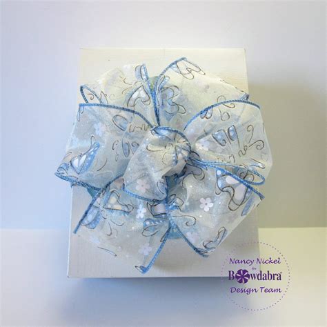 How to make a quick and easy gift box bow with Bowdabra