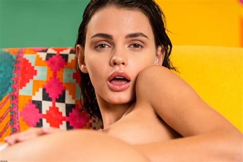 Lillianne Lilliane Cums In Color X Art Lrg Porn Pic