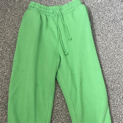 Zara Women S Green Joggers Tracksuits Depop