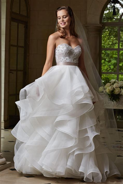 2015 Backless Organza Wedding Gowns Sweetheart Puffy Skirt With Beads