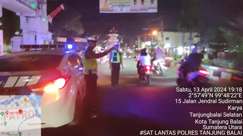 Personel Sat Lantas Polres Tanjungbalai Gelar Blue Light Patrol