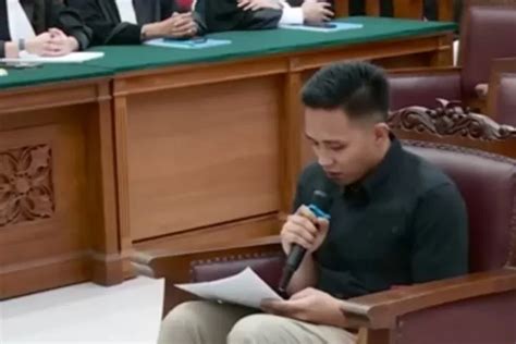 Dengan Suara Bergetar Richard Eliezer Cerita Kilas Balik Jadi Brimob