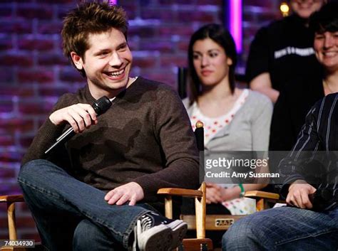 Degrassi Mike Lobel Photos Et Images De Collection Getty Images