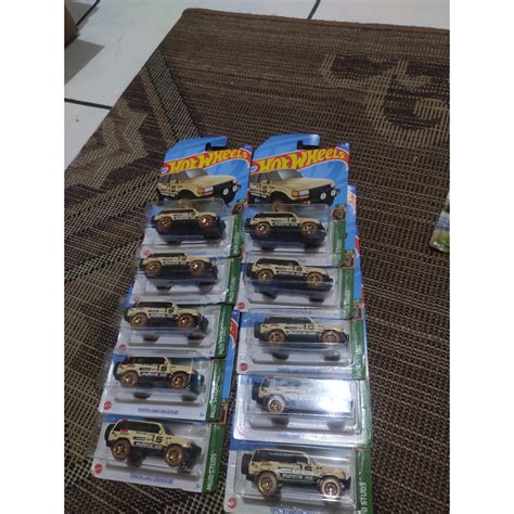 Hot Wheels Toyota Land Cruiser Dirt Shopee Malaysia