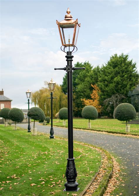 Garden Landscape & Walkway Lights Large Traditional Copper Victorian Post Lantern Lamp Garden ...