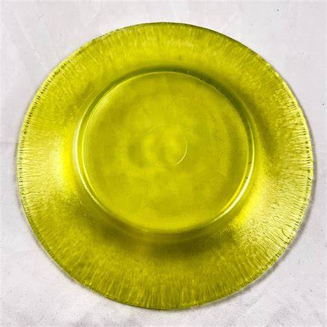 Fenton Topaz Stretch Iridescent Vaseline Glass Plates S6 At 1stdibs Fenton Plates