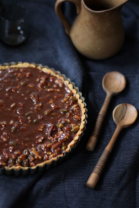 Dessert De Fetes Tarte Chocolat Au Lait Caramel Fruits Secs De