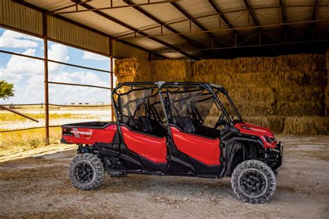 Honda Pioneer Deluxe Crew