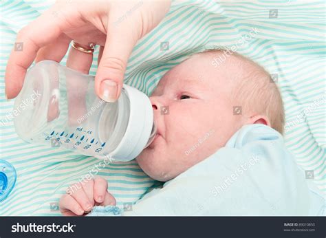 Newborn Baby Eating Bottle Stock Photo 89010850 Shutterstock