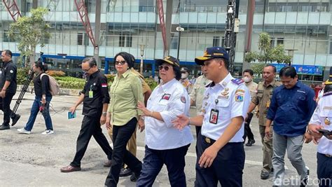 Menteri LHK Tinjau Pengelolaan Sampah Di Terminal Pulo Gebang Jelang