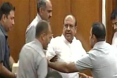 Delhi Assembly Special Session Bjp Mla Vijender Gupta Marshalled Out