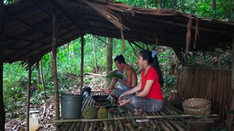 Suku Dayak Hidup Di Pondok Saat Musim Durian YouTube