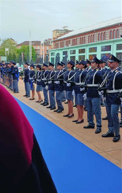 Torino Le Foto Della Cerimonia Del 172 Anniversario Di Fondazione