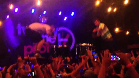 Twenty One Pilots Playing Drums On Top Of Crowd Youtube