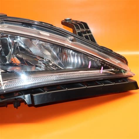 Chrysler Pacifica Headlight Right Passenger 2017 2018 2019 68228948ad