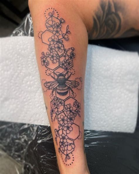 Elevate Your Style With 20 Striking Honeycomb Tattoos WomenSew