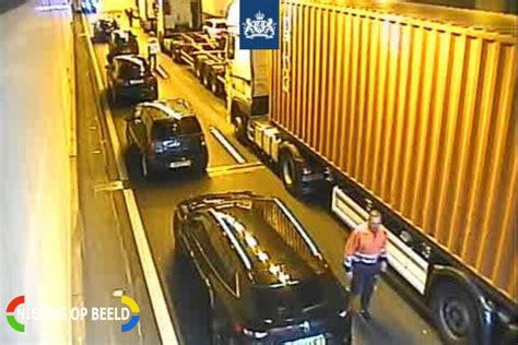 Nieuws Op Beeld On Twitter Botlektunnel Dicht Na Ernstig Ongeval Met