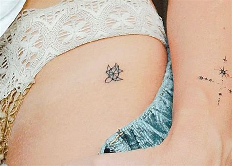 Tatuajes En Los Gl Teos Para Mujer Nueva Tendencia Con Dise Os Muy Audaces