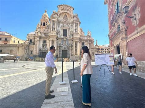 La plaza Belluga de Murcia tendrá un itinerario accesible con baldosas