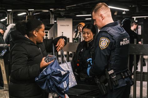 Gov Hochul Deploys 1000 National Guardsmen State Cops To Carry Out Bag Checks In Nyc Subways