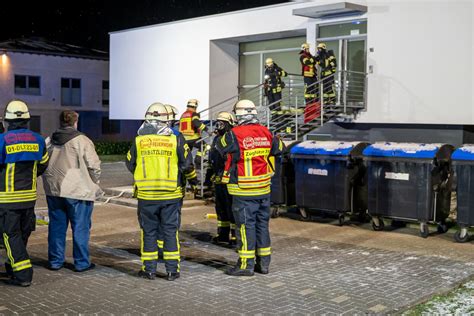 Feuer In Rhynern Feuerwehr L Scht Brand Im B Rogeb Ude