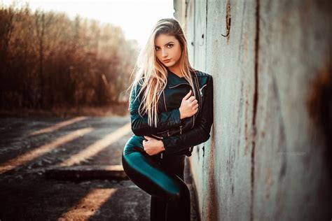 Model HD Blonde Depth Of Field Leather Jacket HD Wallpaper Rare Gallery