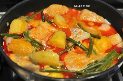 Curry Rouge De Poisson Coupe Et Cuit