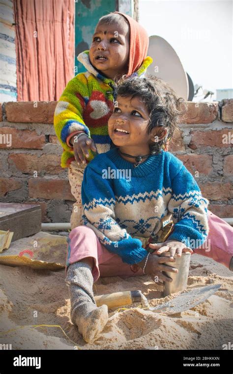 Indische arme kinder Fotos und Bildmaterial in hoher Auflösung Alamy