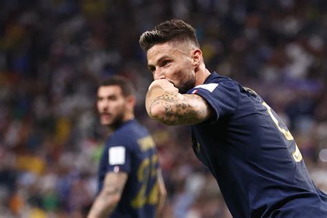 Olivier Giroud Scores St Goal For France In World Cup Victory Against