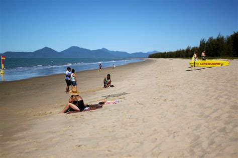 Best Beaches in Cairns Surrounding Area for Backpackers