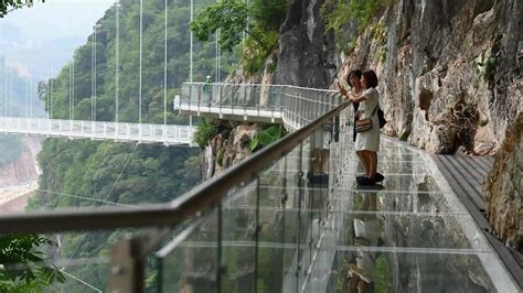 As Es Bach Long Bridge El Puente Flotante De Cristal M S Largo Del