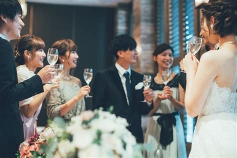 結婚式での両親による挨拶回りやお酌について＊マナーや共有しておくべきこと！ 「strawberry」