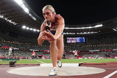 Olympic track and field star Annie Kunz in images