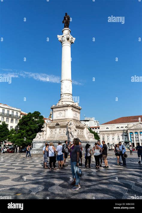 La Plaza De Rossio Y El Monumento A Dom Pedro IV Lisboa Portugal