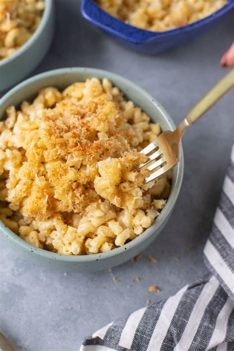 Healthy Mac and Cheese Recipe | The Clean Eating Couple