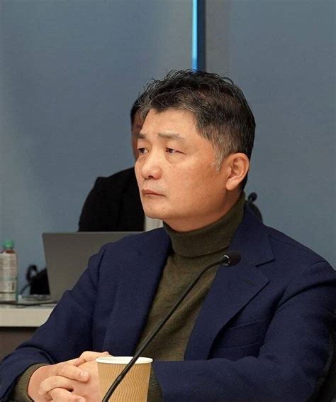 속보 카카오 김범수 Ca협의체 의장 물러나치료 필요한 건강상 문제