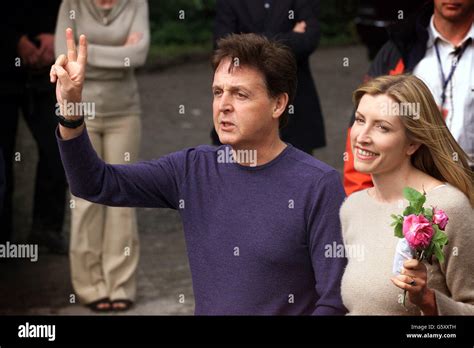 Paul And Linda Mccartney Wedding Hi Res Stock Photography And Images