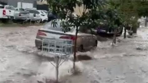 Tempestade Granizo Alaga Ruas Derruba Rvores E Deixa Bairros Sem