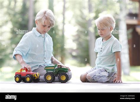 Blonde Jungs Fotos Und Bildmaterial In Hoher Aufl Sung Alamy