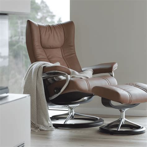 Stressless Wing Recliner And Ottoman Signature And Cross Base Ambiente