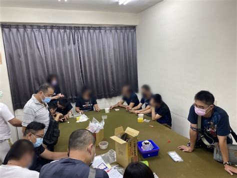 高雄抄獲天九牌賭場！警埋伏3天29人成擒 1賭客嚇到病發送醫 Yahoo奇摩汽車機車