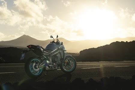 Probamos la Yamaha MT una naked más guapa por fuera igual de emocionante y con mejor control