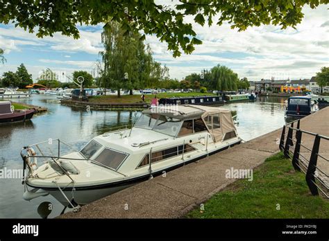 Boats On The River Great Ouse Hi Res Stock Photography And Images Alamy