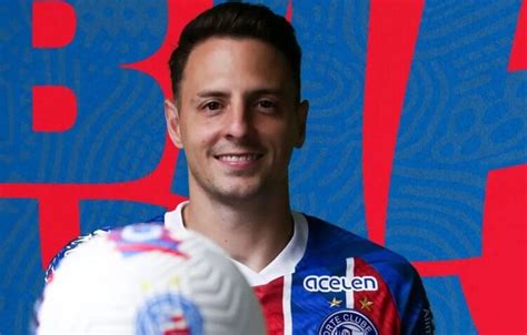 Lateral Direito Santiago Arias Assina Contrato O Bahia