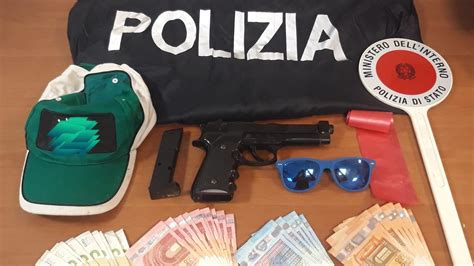 Arrestato Il Rapinatore Della Tabaccheria Attacca Gli Agenti E Aizza