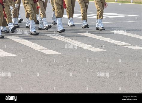 Soldiers Marching In An Army Parade Stock Photo - Alamy